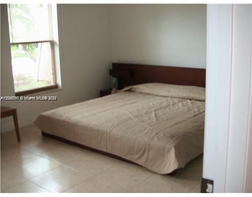 Activo con contrato: $465,000 (3 camas, 2 baños, 1750 Pies cuadrados)