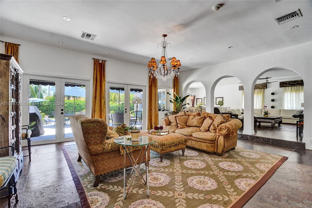 Active With Contract: $2,695,000 (5 beds, 4 baths, 4832 Square Feet)