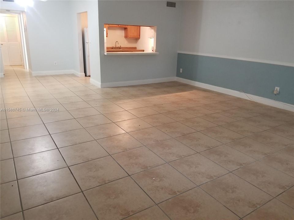 For Rent: $1,850 (1 beds, 1 baths, 994 Square Feet)