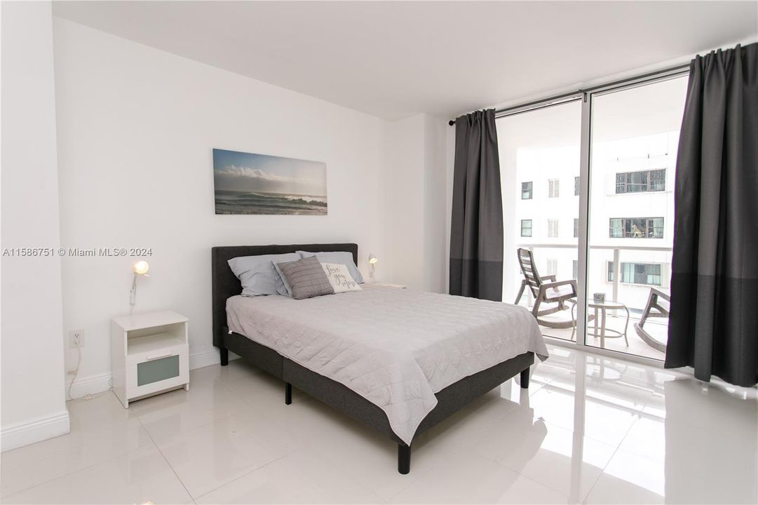 最近租的: $3,200 (1 贝兹, 1 浴室, 808 平方英尺)