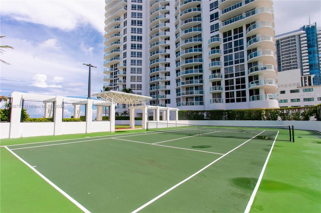 最近租的: $3,200 (1 贝兹, 1 浴室, 808 平方英尺)