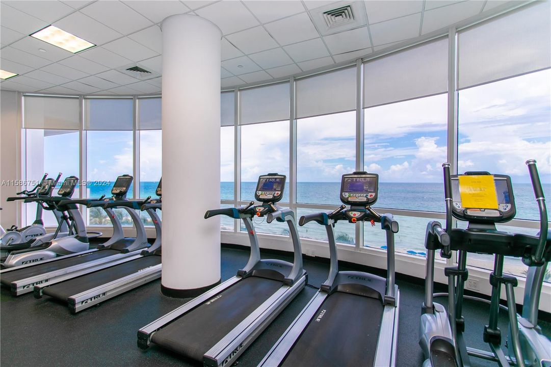 最近租的: $3,200 (1 贝兹, 1 浴室, 808 平方英尺)