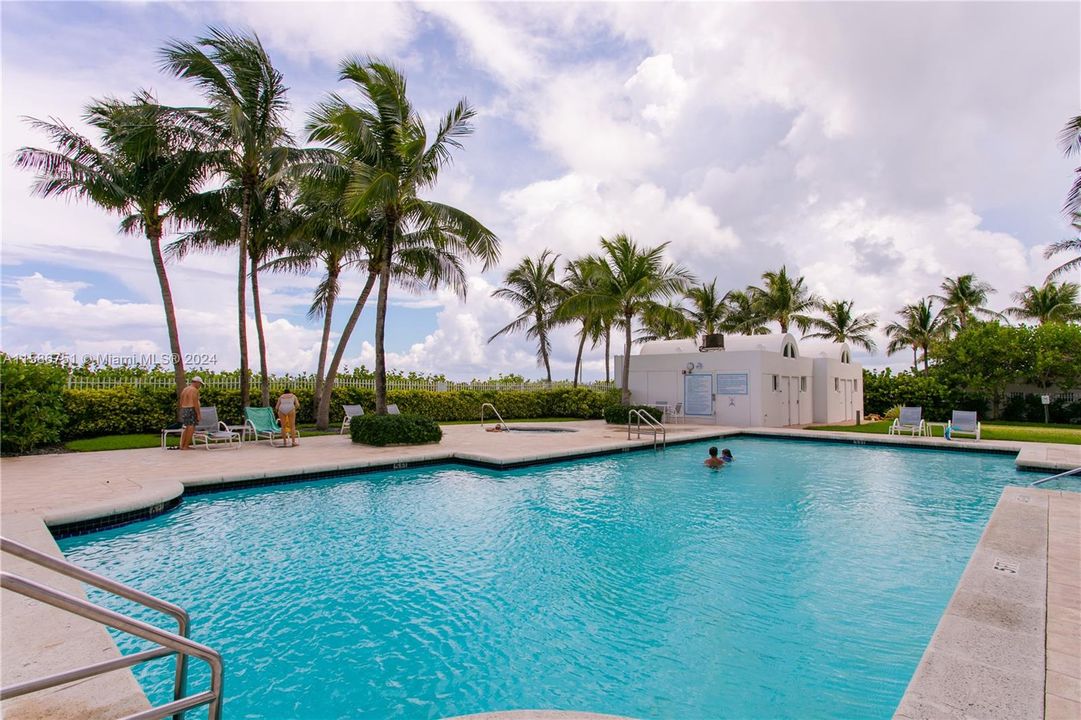 最近租的: $3,200 (1 贝兹, 1 浴室, 808 平方英尺)