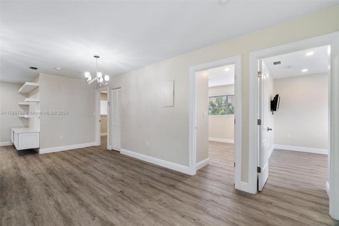 Active With Contract: $3,500 (3 beds, 2 baths, 1086 Square Feet)