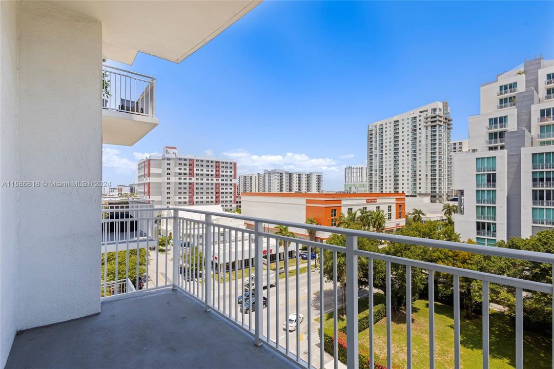 Recently Sold: $365,000 (1 beds, 1 baths, 775 Square Feet)