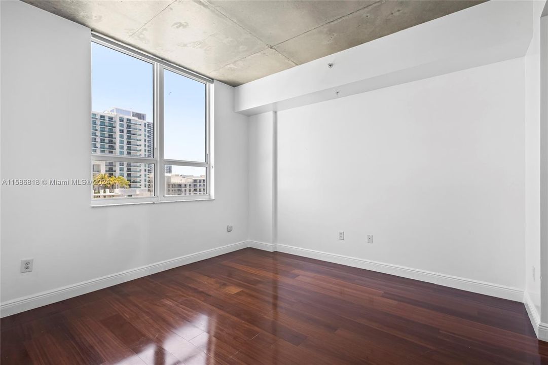 Recently Sold: $365,000 (1 beds, 1 baths, 775 Square Feet)