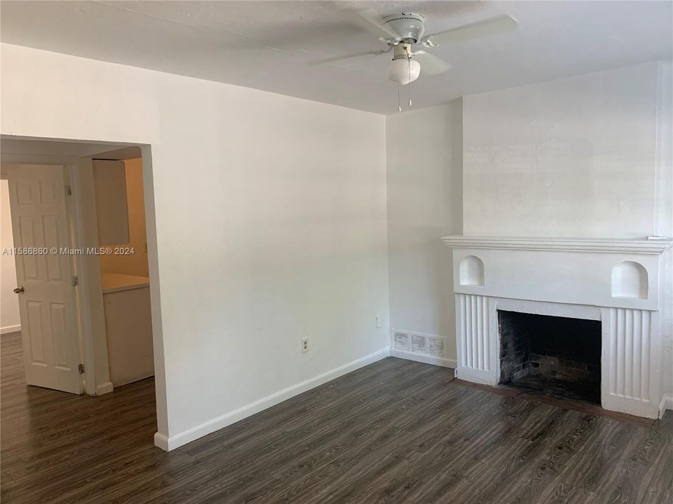 Recently Rented: $2,500 (2 beds, 2 baths, 4040 Square Feet)