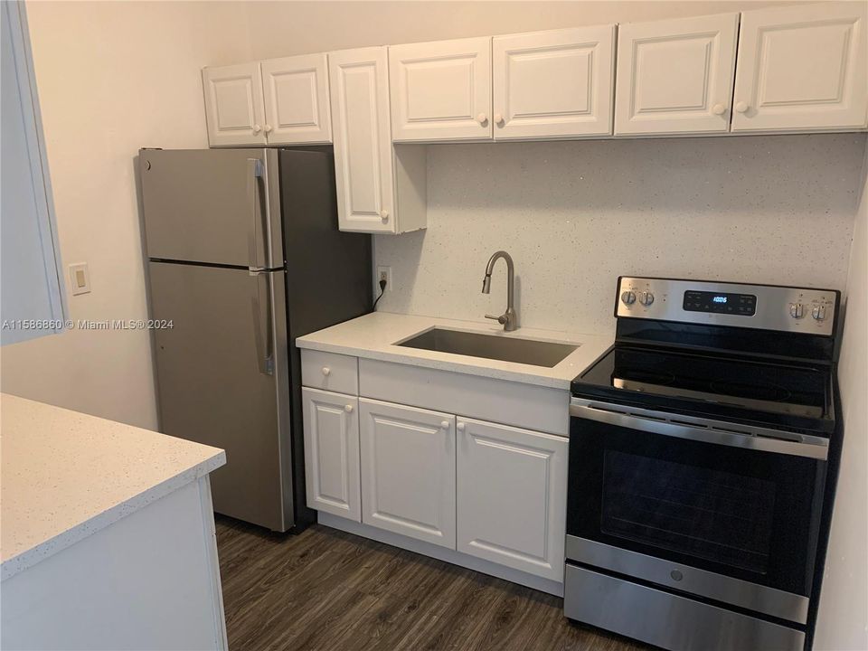 Recently Rented: $2,500 (2 beds, 2 baths, 4040 Square Feet)