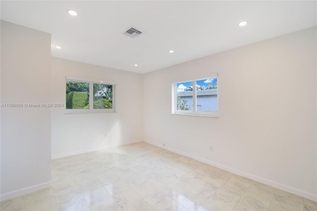 Active With Contract: $3,450,000 (3 beds, 3 baths, 2246 Square Feet)