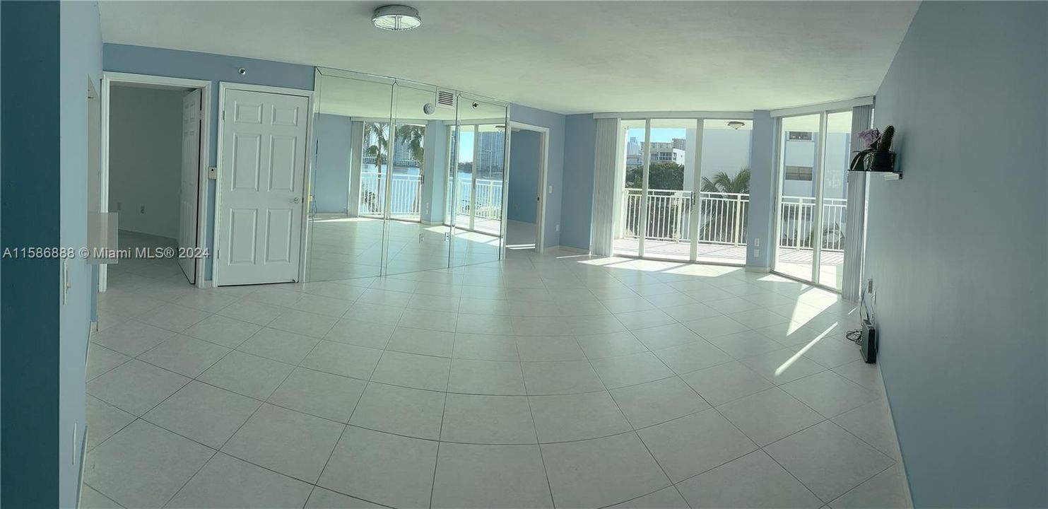 Recently Sold: $470,000 (2 beds, 2 baths, 1090 Square Feet)