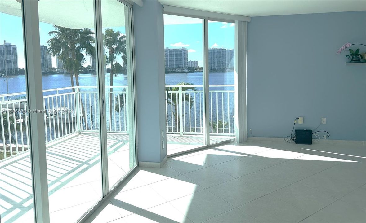 Recently Sold: $470,000 (2 beds, 2 baths, 1090 Square Feet)