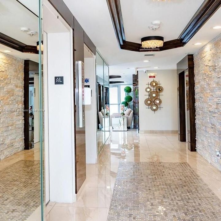 Recently Sold: $470,000 (2 beds, 2 baths, 1090 Square Feet)