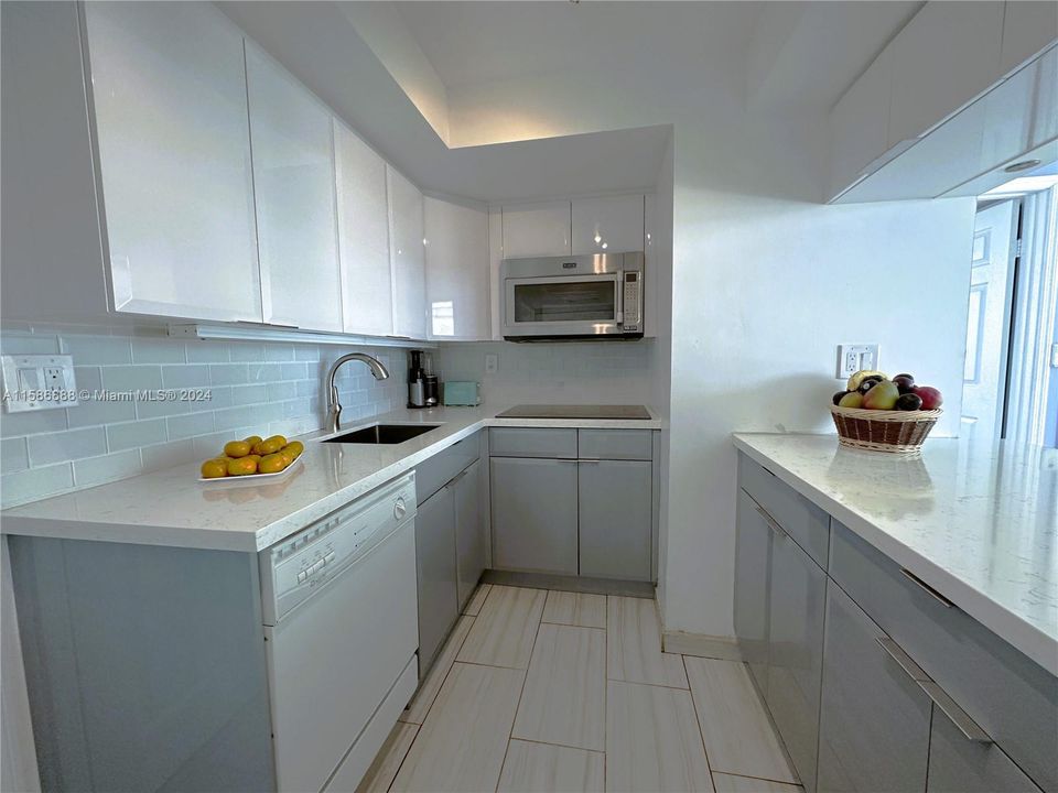 Recently Sold: $470,000 (2 beds, 2 baths, 1090 Square Feet)