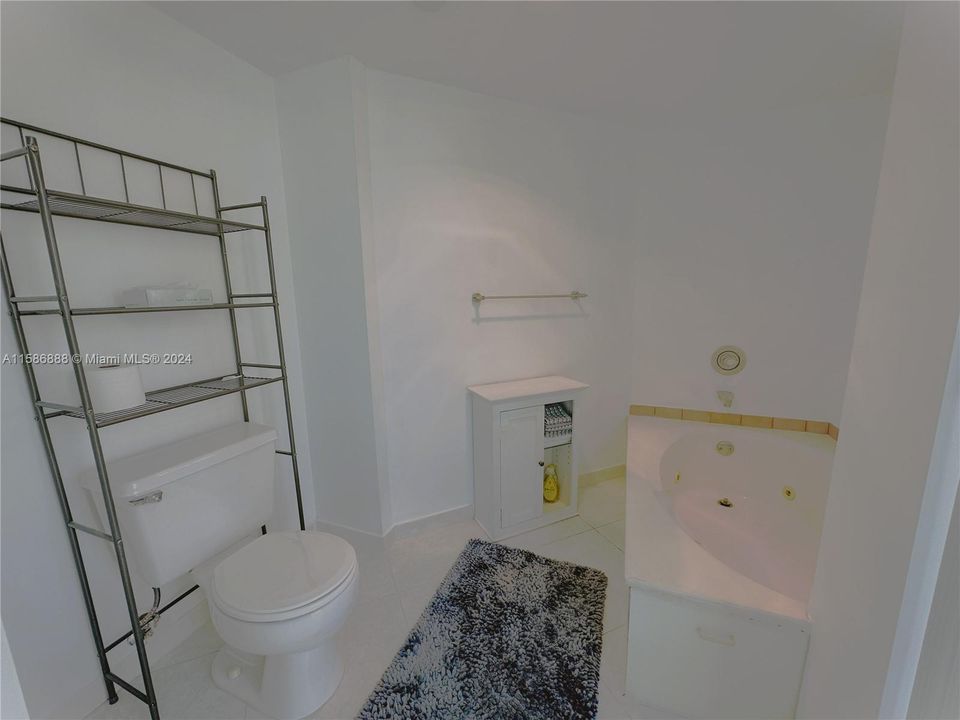 Recently Sold: $470,000 (2 beds, 2 baths, 1090 Square Feet)