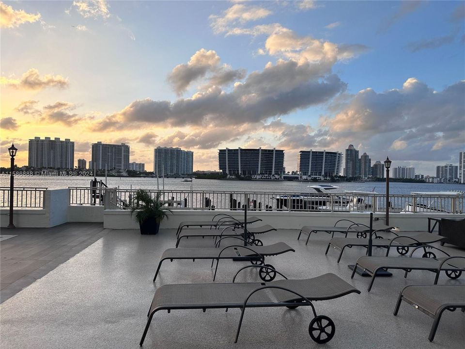 Recently Sold: $470,000 (2 beds, 2 baths, 1090 Square Feet)