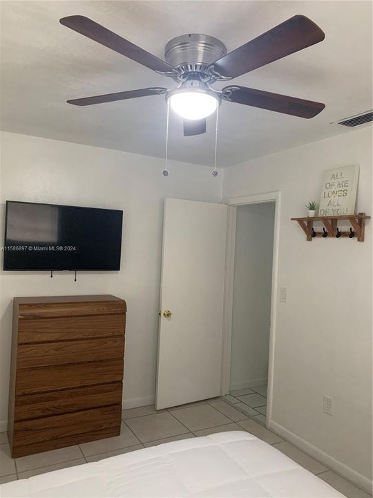 For Rent: $3,850 (4 beds, 2 baths, 1721 Square Feet)