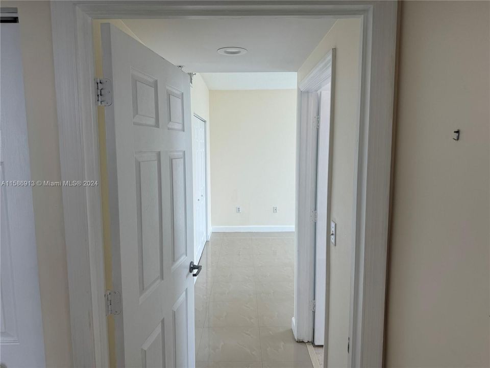 For Rent: $3,300 (2 beds, 2 baths, 1051 Square Feet)