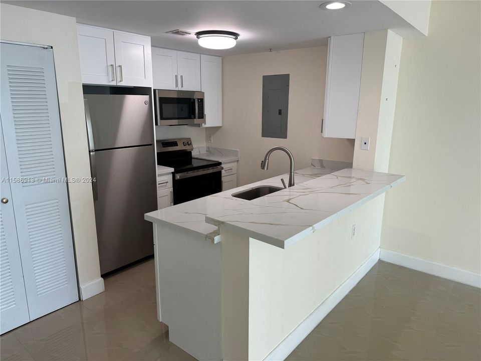 For Rent: $3,300 (2 beds, 2 baths, 1051 Square Feet)