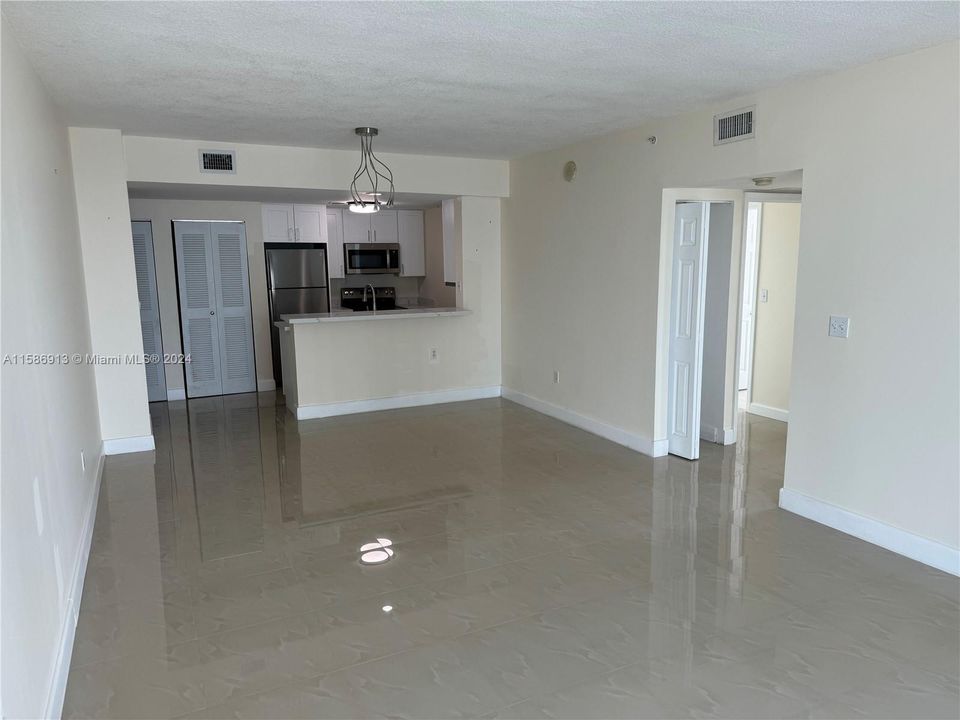 For Rent: $3,300 (2 beds, 2 baths, 1051 Square Feet)