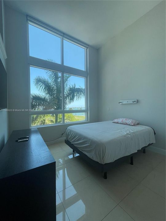 Recently Rented: $3,500 (1 beds, 1 baths, 811 Square Feet)