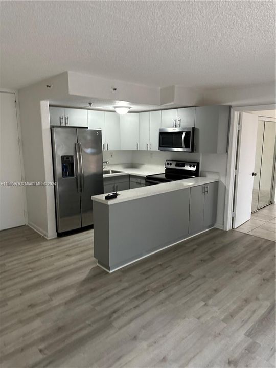 Recently Rented: $2,400 (2 beds, 2 baths, 847 Square Feet)