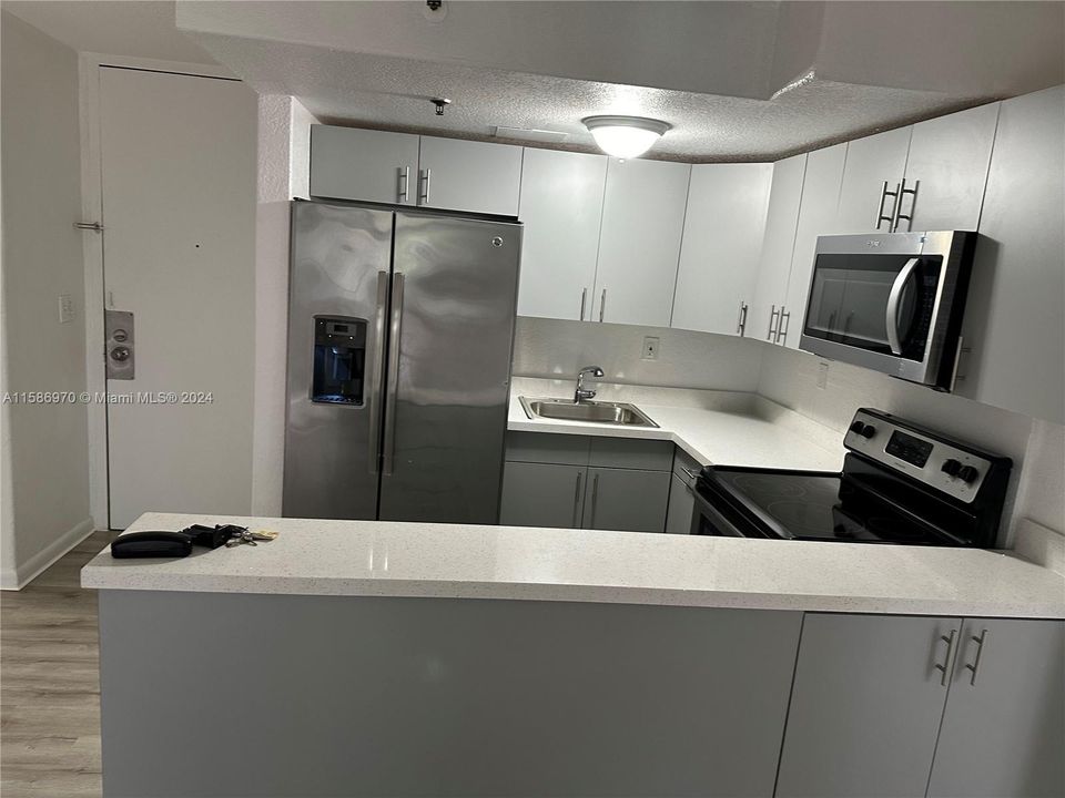 Recently Rented: $2,400 (2 beds, 2 baths, 847 Square Feet)