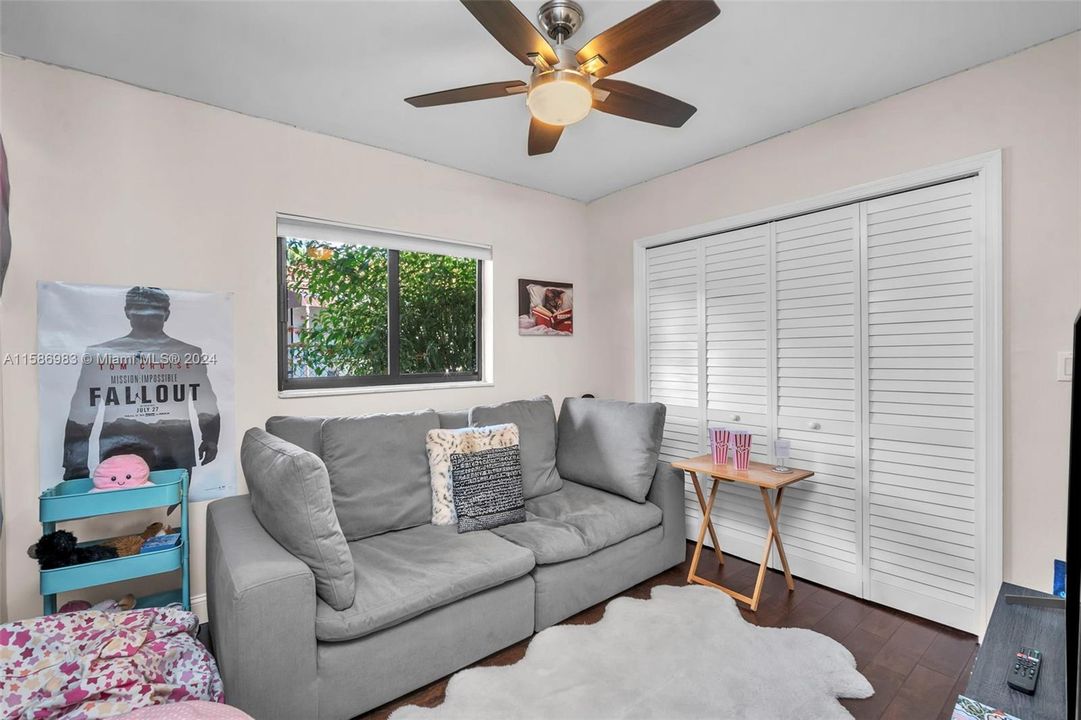 Active With Contract: $885,000 (4 beds, 2 baths, 2184 Square Feet)