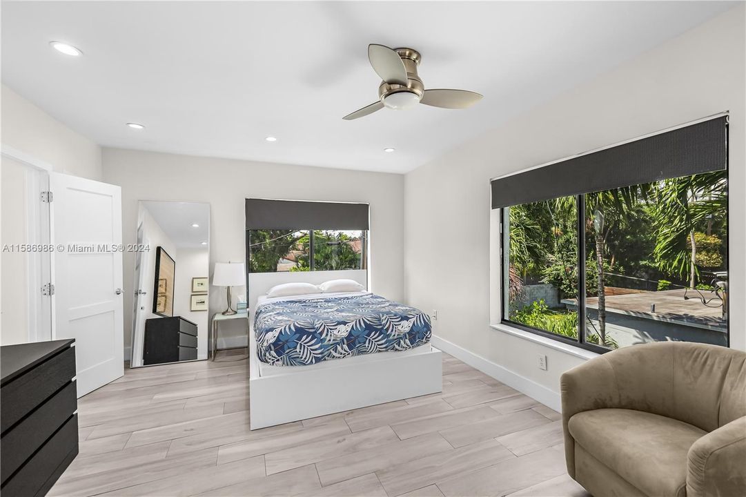 Active With Contract: $1,250,000 (3 beds, 4 baths, 2620 Square Feet)