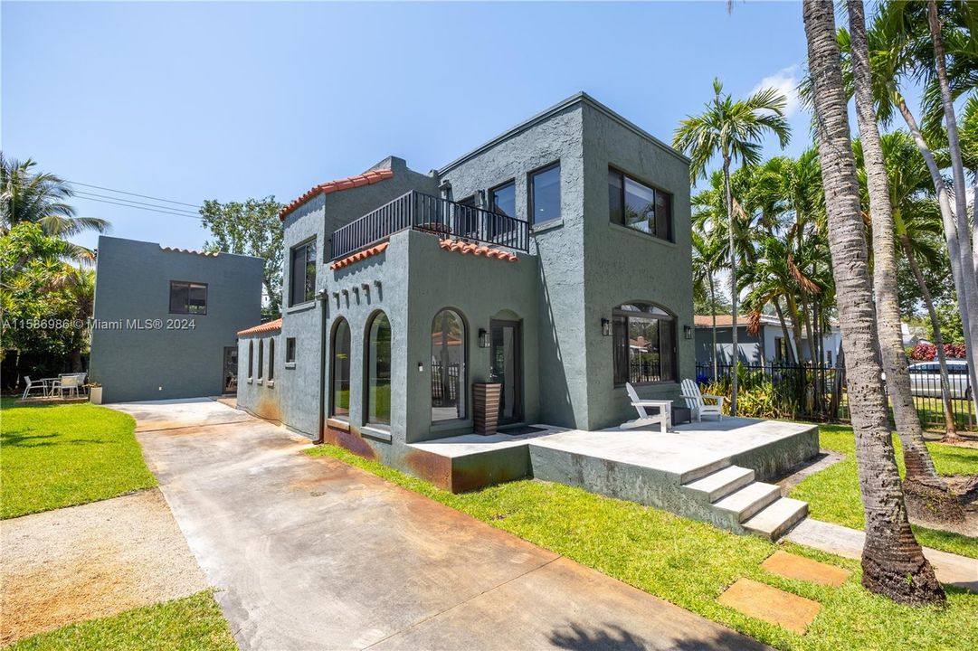 Recently Sold: $1,250,000 (3 beds, 4 baths, 2620 Square Feet)