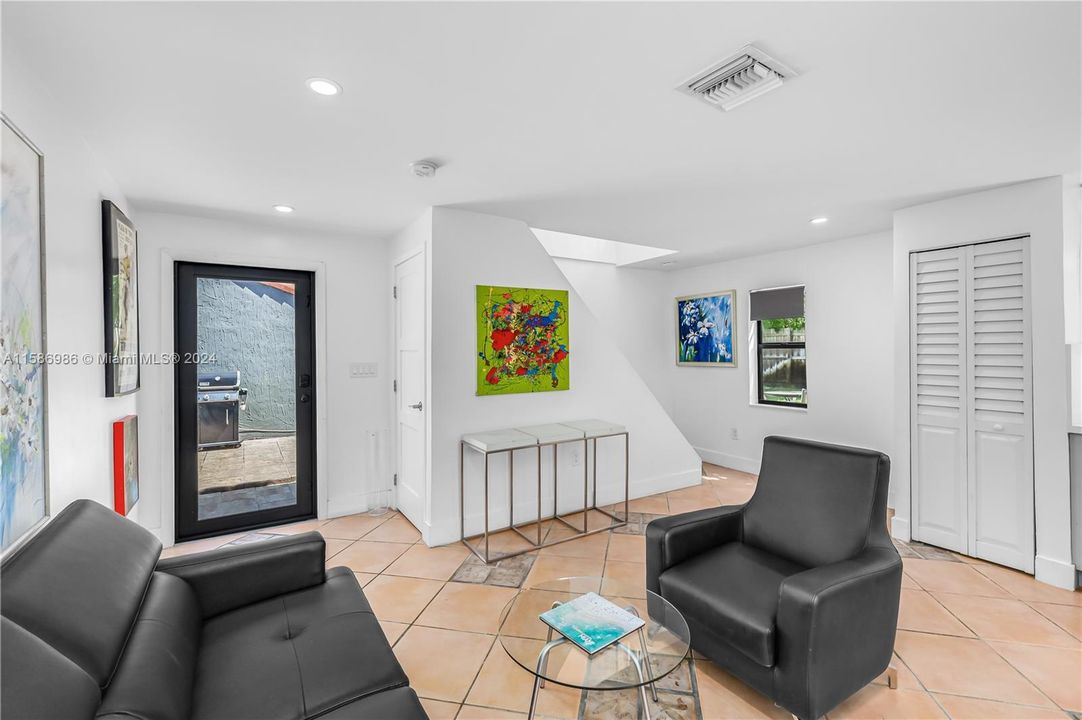 Active With Contract: $1,250,000 (3 beds, 4 baths, 2620 Square Feet)