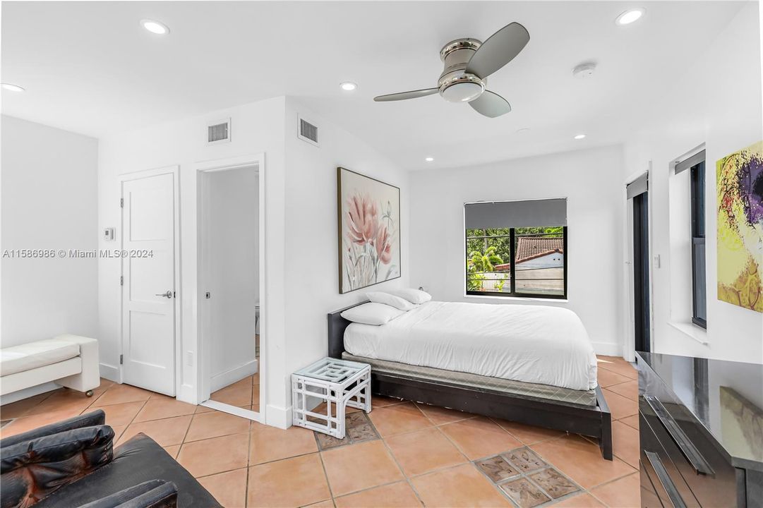 Recently Sold: $1,250,000 (3 beds, 4 baths, 2620 Square Feet)