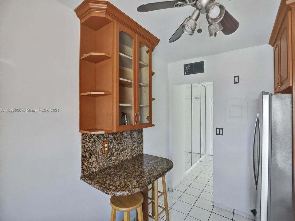 For Rent: $2,400 (1 beds, 1 baths, 845 Square Feet)