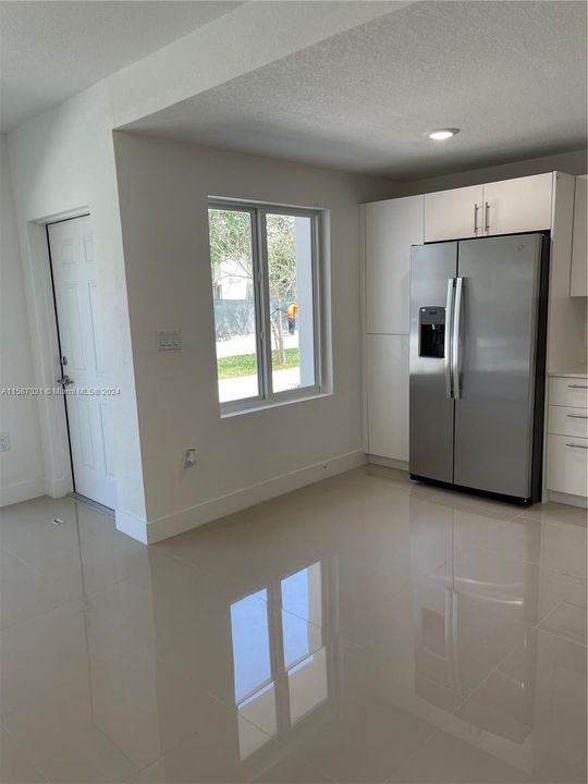 Recently Rented: $2,800 (4 beds, 3 baths, 1398 Square Feet)