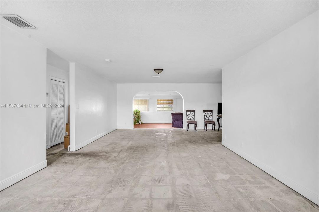 Active With Contract: $480,000 (3 beds, 2 baths, 1896 Square Feet)
