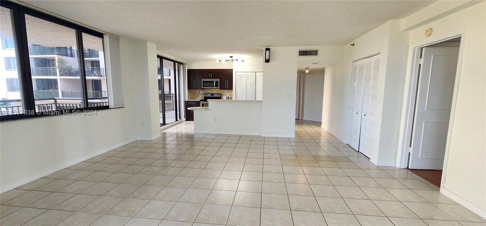For Rent: $4,500 (2 beds, 2 baths, 1200 Square Feet)