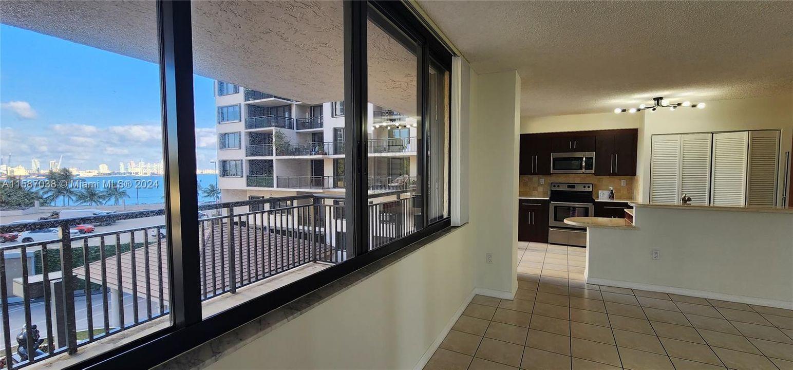 For Rent: $4,500 (2 beds, 2 baths, 1200 Square Feet)