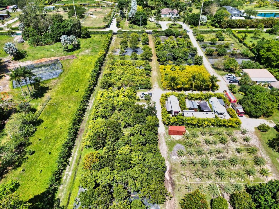 На продажу: $3,700,000 (5.00 acres)