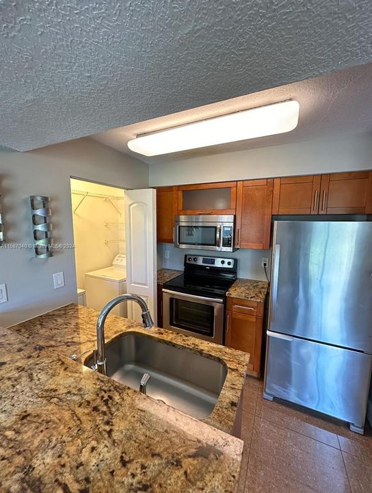For Rent: $1,700 (1 beds, 1 baths, 785 Square Feet)