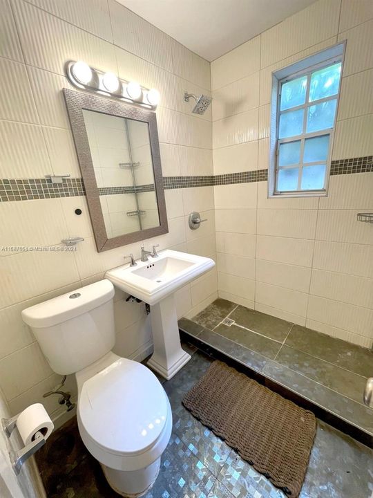 Недавно арендовано: $2,125 (1 спален, 1 ванн, 700 Квадратных фут)