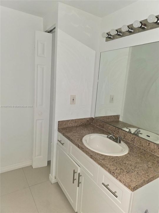 For Rent: $2,000 (1 beds, 1 baths, 690 Square Feet)