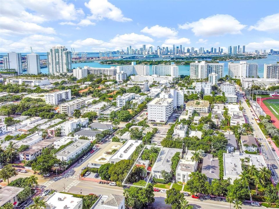 For Sale: $3,500,000 (3 beds, 2 baths, 4689 Square Feet)