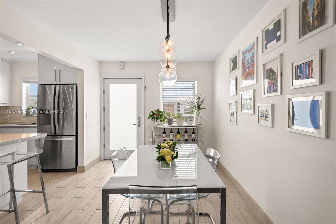 Recently Rented: $2,700 (1 beds, 1 baths, 767 Square Feet)