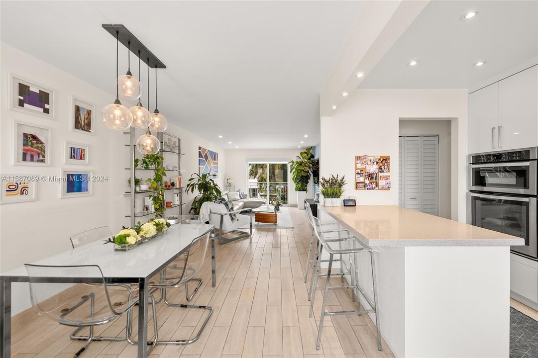 Recently Rented: $2,700 (1 beds, 1 baths, 767 Square Feet)