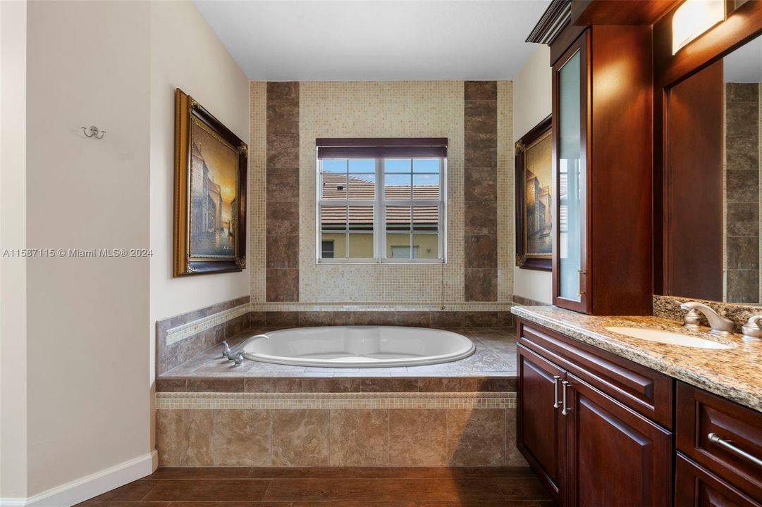 Recently Sold: $1,175,000 (4 beds, 4 baths, 2948 Square Feet)