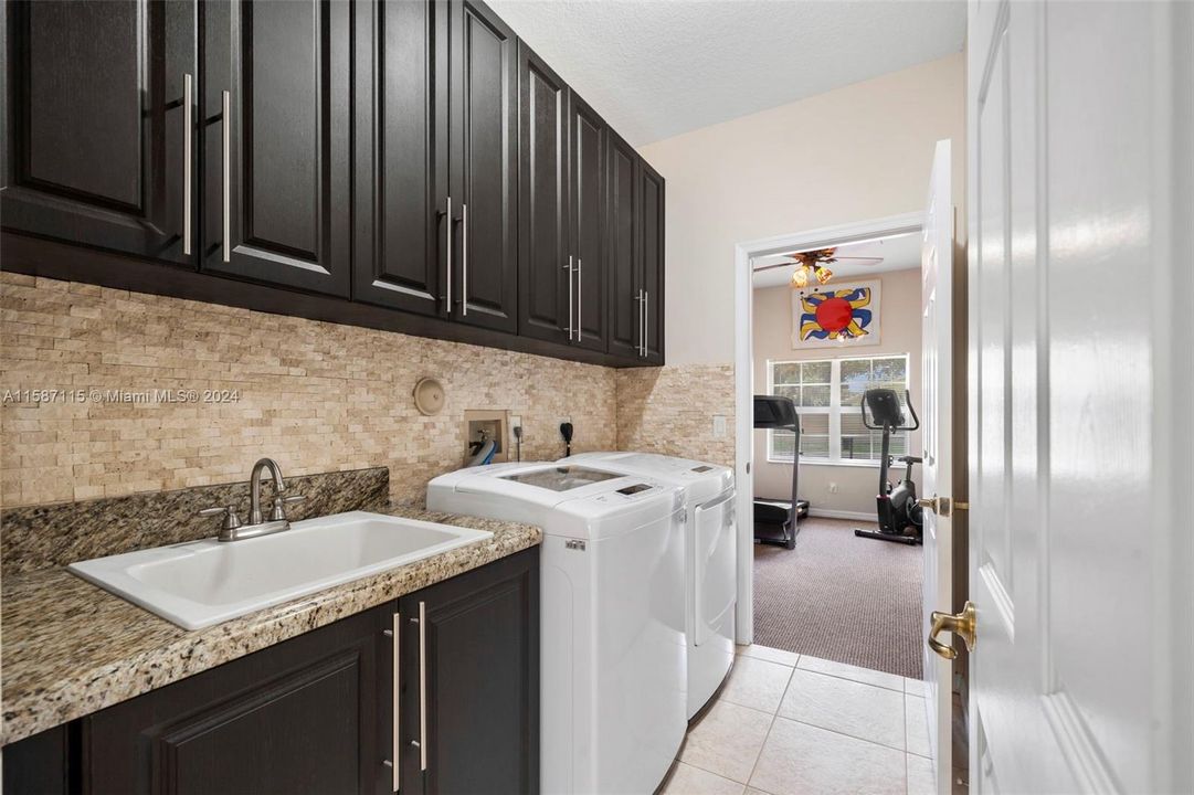 Recently Sold: $1,175,000 (4 beds, 4 baths, 2948 Square Feet)