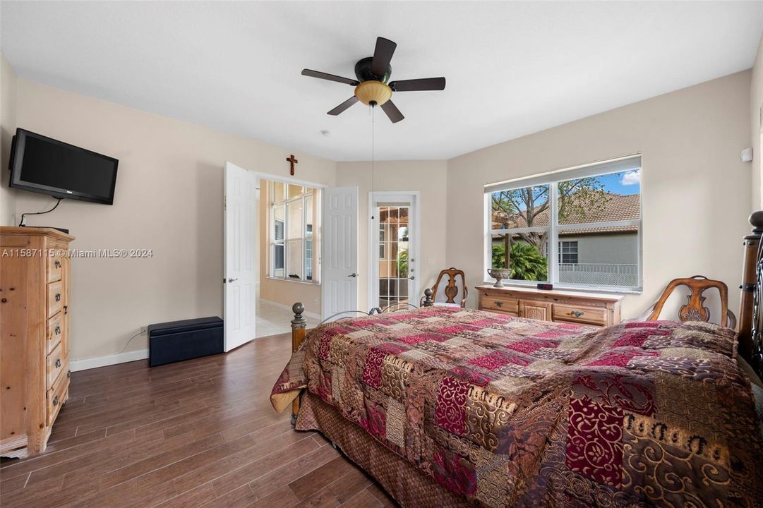 Recently Sold: $1,175,000 (4 beds, 4 baths, 2948 Square Feet)