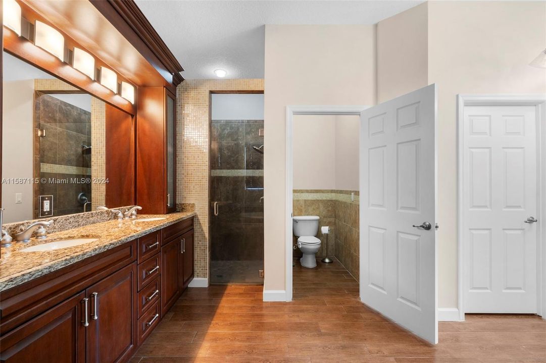 Recently Sold: $1,175,000 (4 beds, 4 baths, 2948 Square Feet)