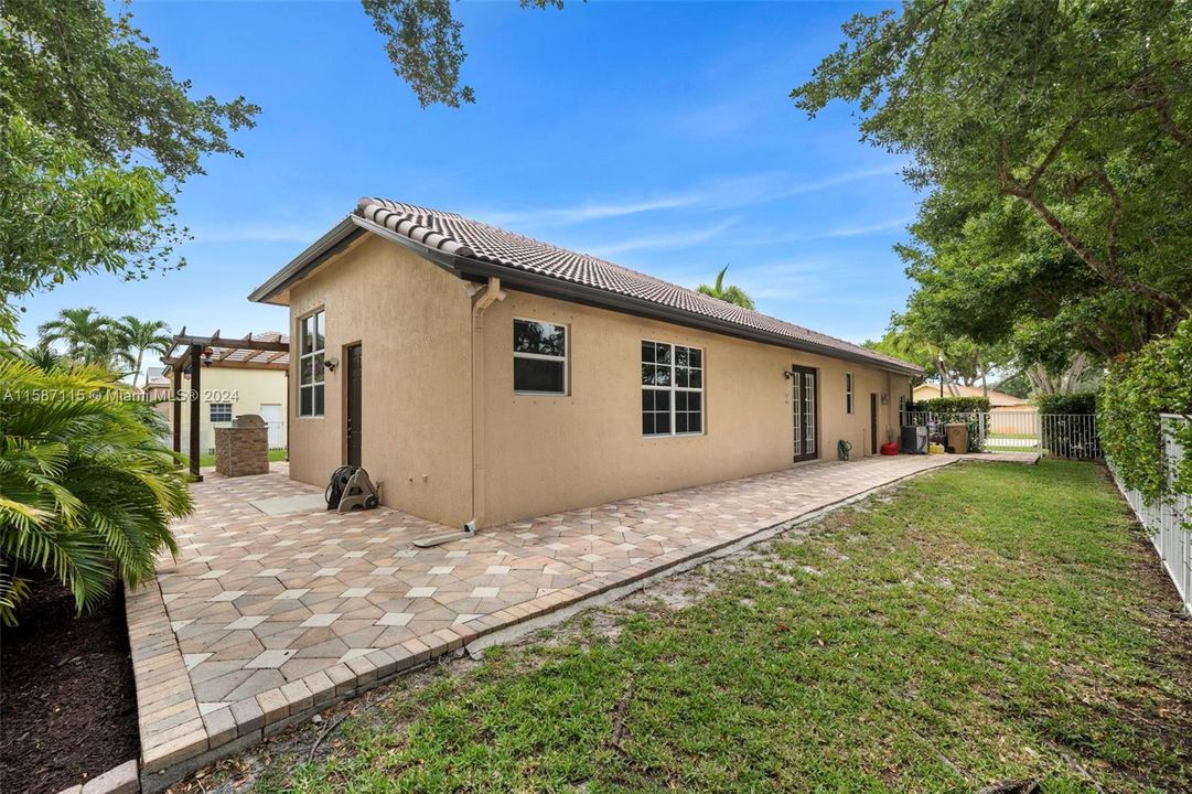 Recently Sold: $1,175,000 (4 beds, 4 baths, 2948 Square Feet)