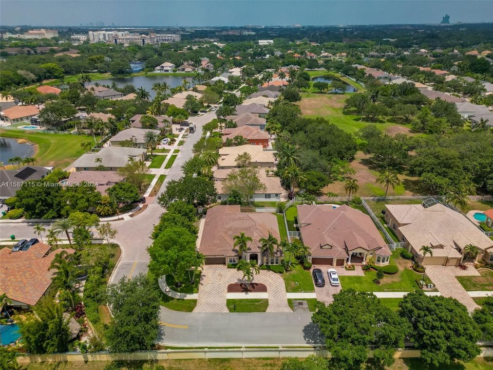 Recently Sold: $1,175,000 (4 beds, 4 baths, 2948 Square Feet)