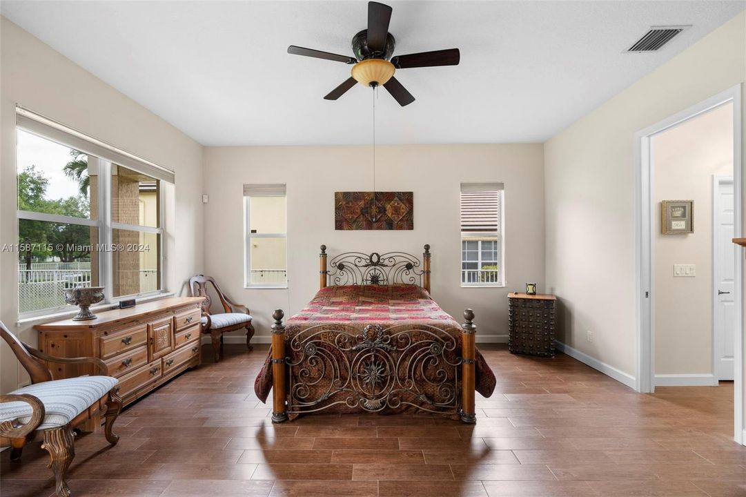 Recently Sold: $1,175,000 (4 beds, 4 baths, 2948 Square Feet)